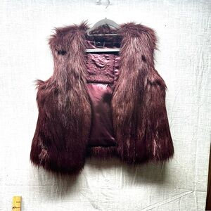 Express Women's Plum Faux Fur Vest Large Burgundy Purple Boho Glam Shaggy Winter